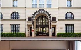 Disneyland Deluxe Flat, Outside Pool, Climatisation, 1 Min To Disney Parks